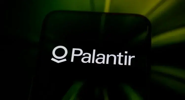 SNB Urged to Divest Palantir Stake Over Immigration Surveillance Ties