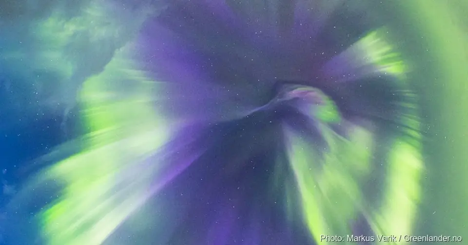 Earth-facing CME looms as Sun sparks auroras and Comet McNaught brightens the sky