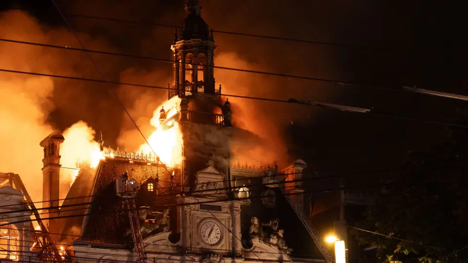 France Confronts Worst Unrest in Years as Riots Follow Student Protests