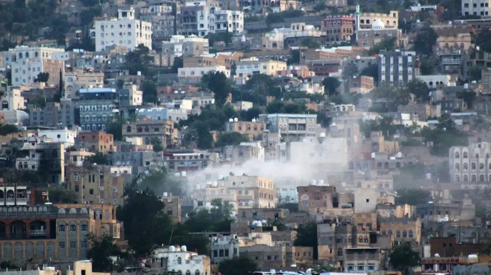 Taiz Healthcare System Collapses as Houthi Siege Chokes Water and Fuel Supplies