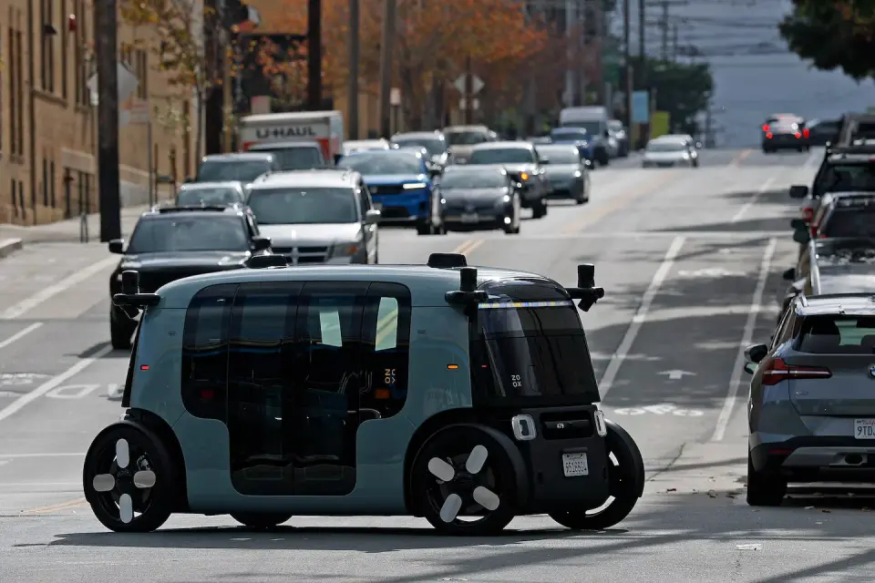 Zoox robotaxis cleared to charge for wheel-free rides