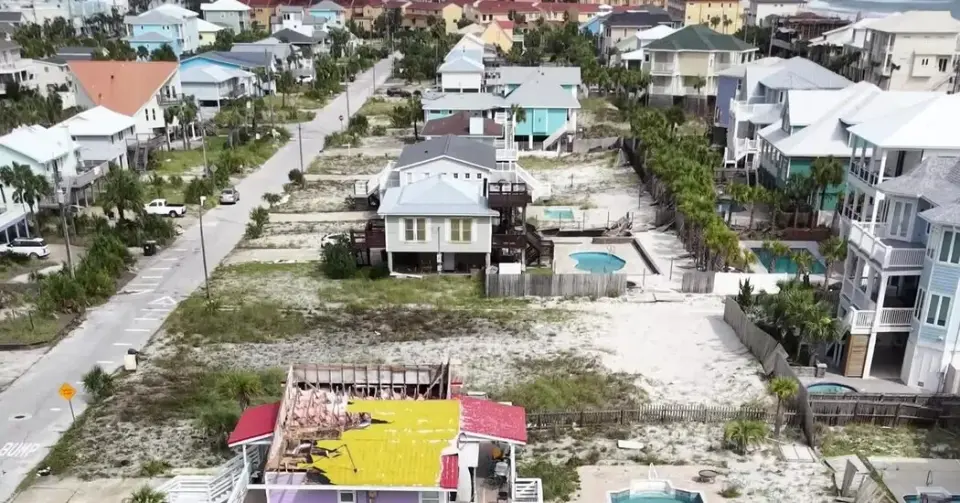 Isaias leaves four dead and 430,000 without power in Florida