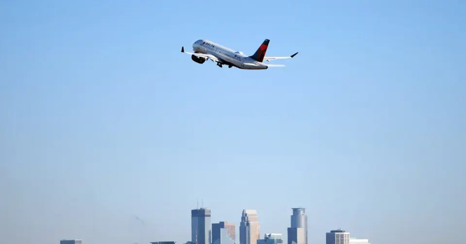 Delta Ends Free Snacks on Short Flights to Standardize Service