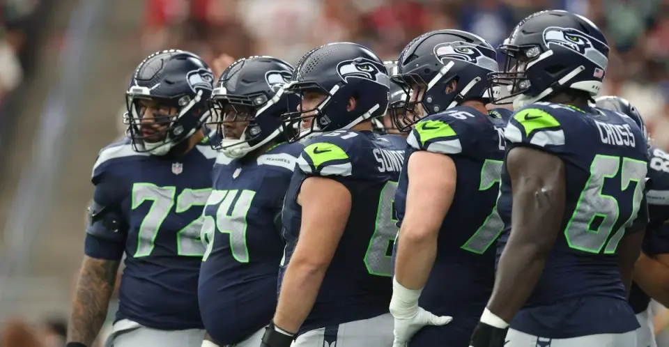 Seahawks ride their depth to a dominant 31-7 win over the Cardinals