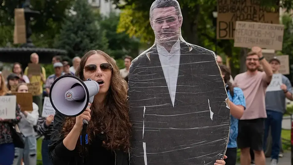 Ukraine’s protest movement fractures as Fedorov’s wartime election call divides supporters