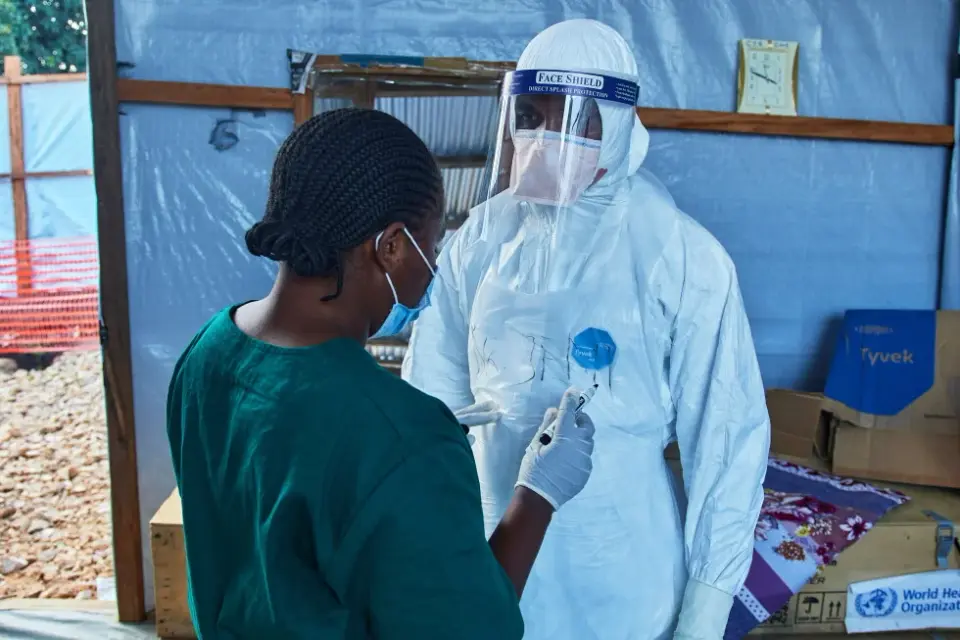 Unknown chains drive most new Ebola cases, WHO official says