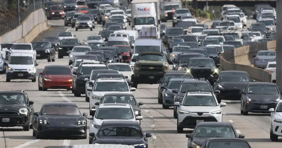 Federal MPG Rollback Sparks Legal Clash and Industry Strategy Shifts