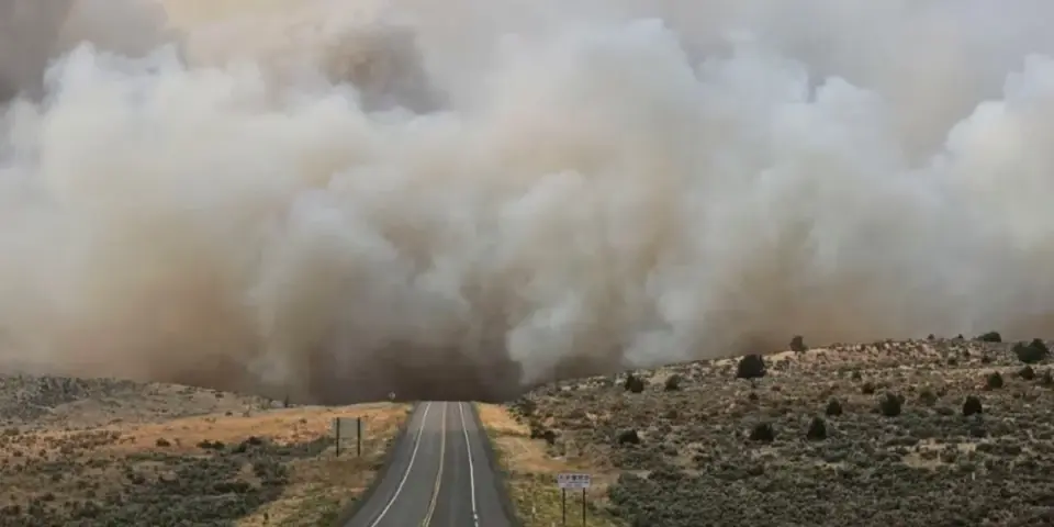 Bug Fire Closes U.S. 395 From Bordertown to Hallelujah Junction, Sparks Evacuations