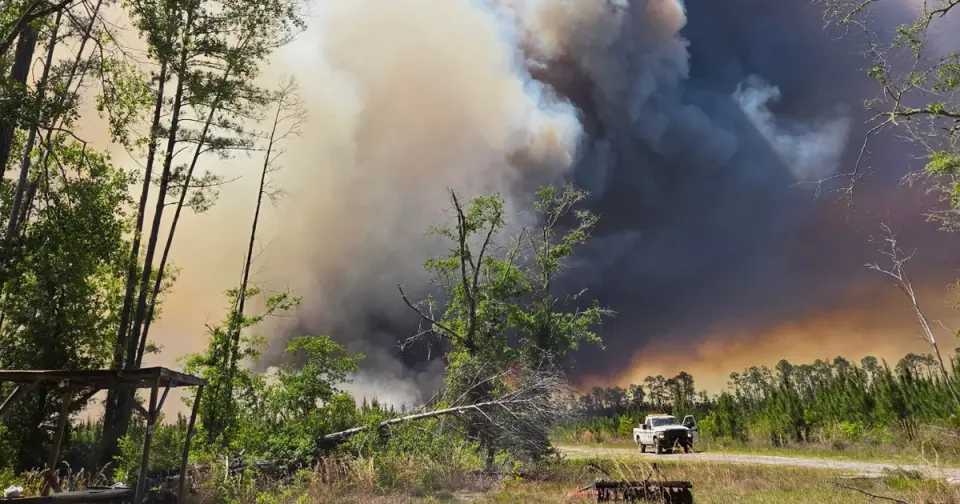 Kemp to assess Georgia wildfires as two major blazes burn tens of thousands of acres