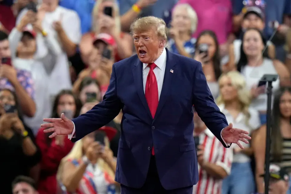 Trump Revives Cuba Intervention Threats Ahead of Midterms