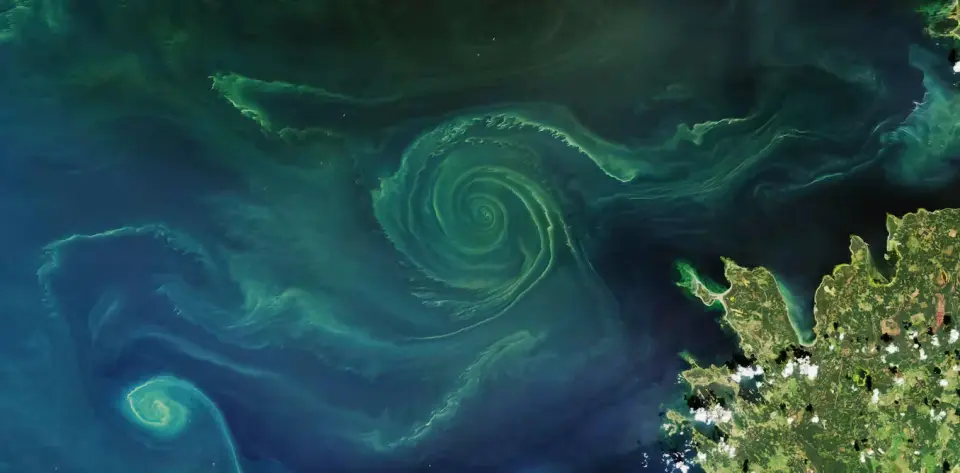 Nanobubbles: tiny oxygen boosters for dying seas and lakes