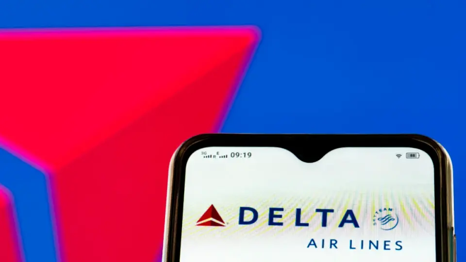 DEF CON attendees linked to rogue onboard Wi‑Fi phishing on Delta flight