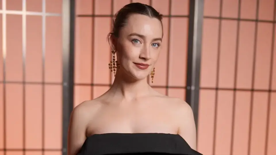 Saoirse Ronan Eyes Bond Villain Turn, Says 'Go Dark'