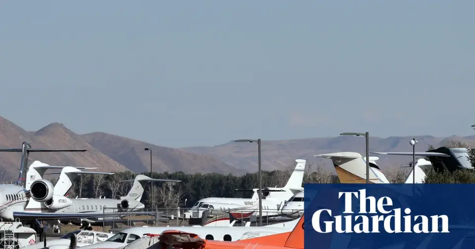 Report: US Private Jets Pollute 14x More Than Commercial Flights While Paying Minimal Taxes