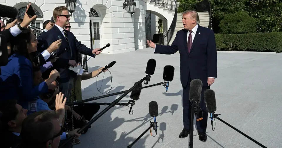 Judge blocks Trump's White House media ban, citing First Amendment violations