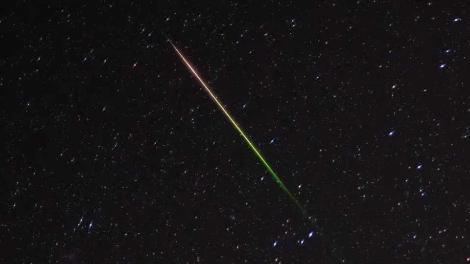 Sky’s Canvas: Stunning 2026 Perseid Photos Capture a Meteor-Rich Night