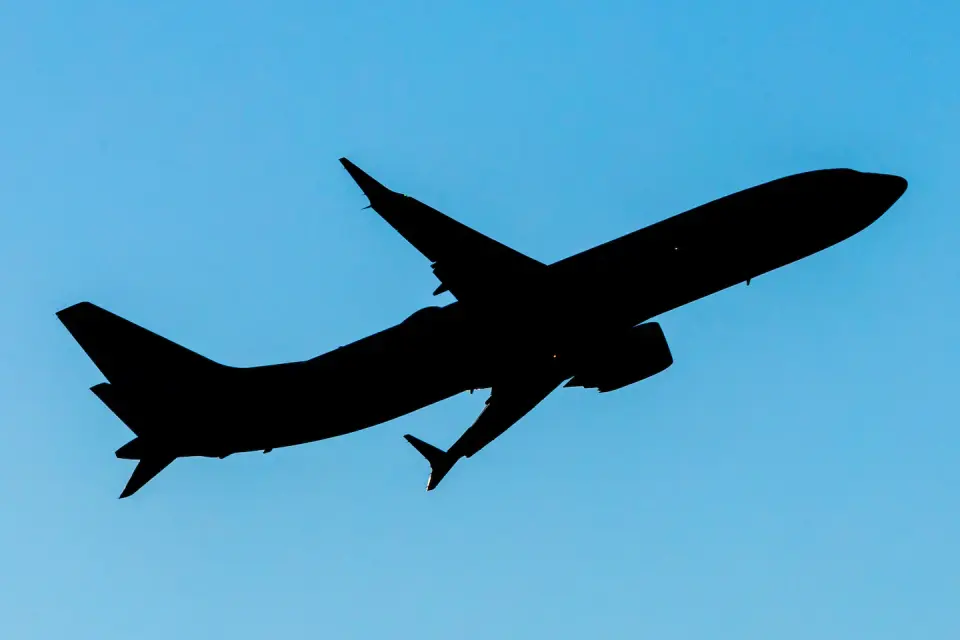 FAA Proposal to Deregulate In-Flight Medical Kits Sparks Outcry from Medical Advocates