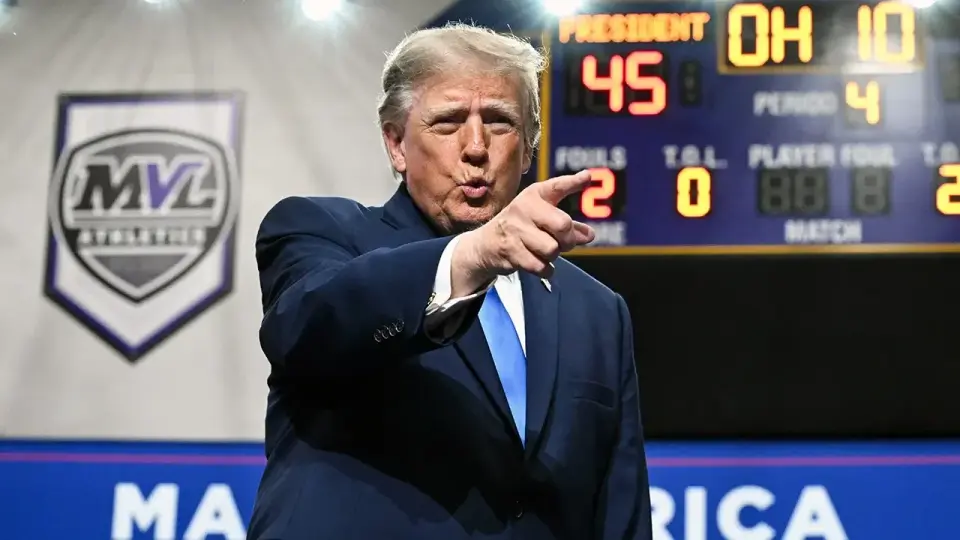 Trump's Ohio Rally: Economic Praise vs. Voter Backlash