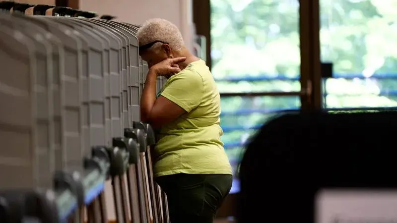 Midterms Enter Final Stretch as Democrats Lead Nationally and Texas Race Intensifies
