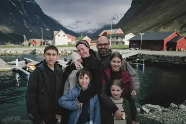 Fjord Review: Nordic Culture Clash Starring Stan and Reinsve