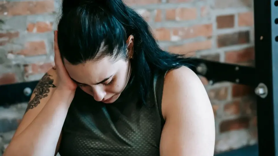Bipolar Diagnosis and Gym Anxiety Spark Relationship Conflict Over Support and Trust