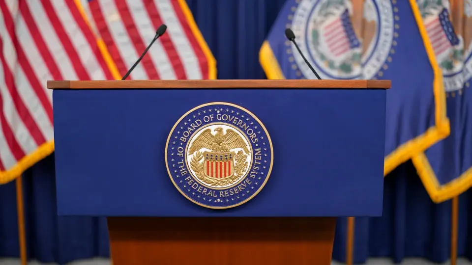 Fed Minutes Reveal Urgency for Hikes as Inflation Fears Persist