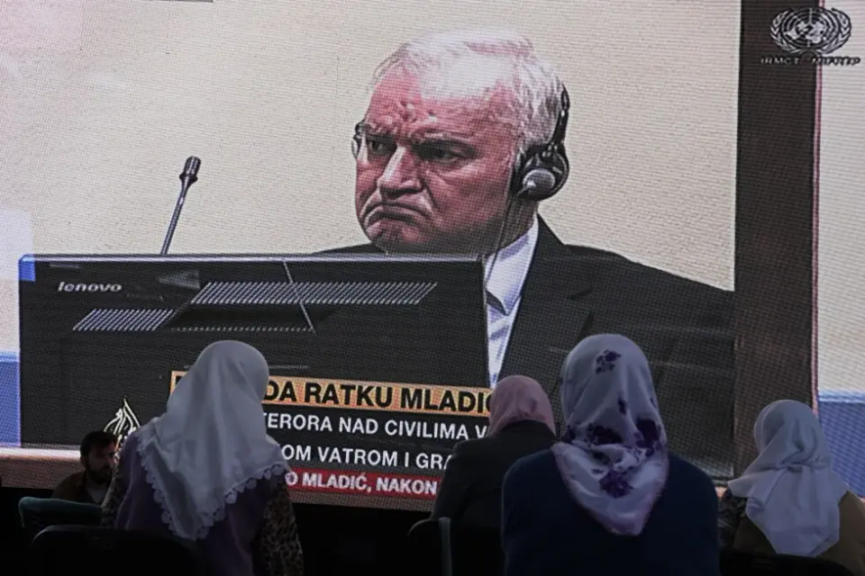 Serbia honors Mladić with state funeral as UN probes death