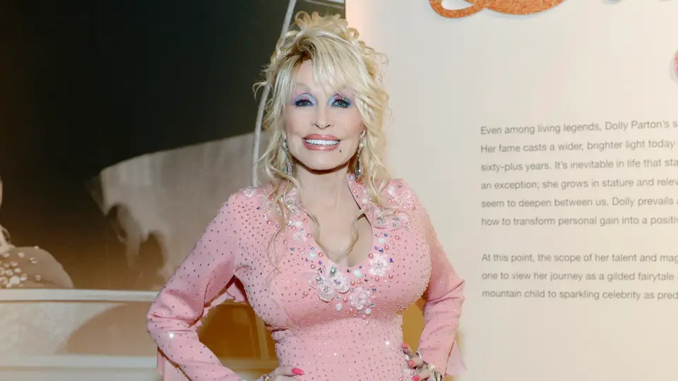 Dolly Parton pauses Vegas shows to focus on healing, shares hopeful update