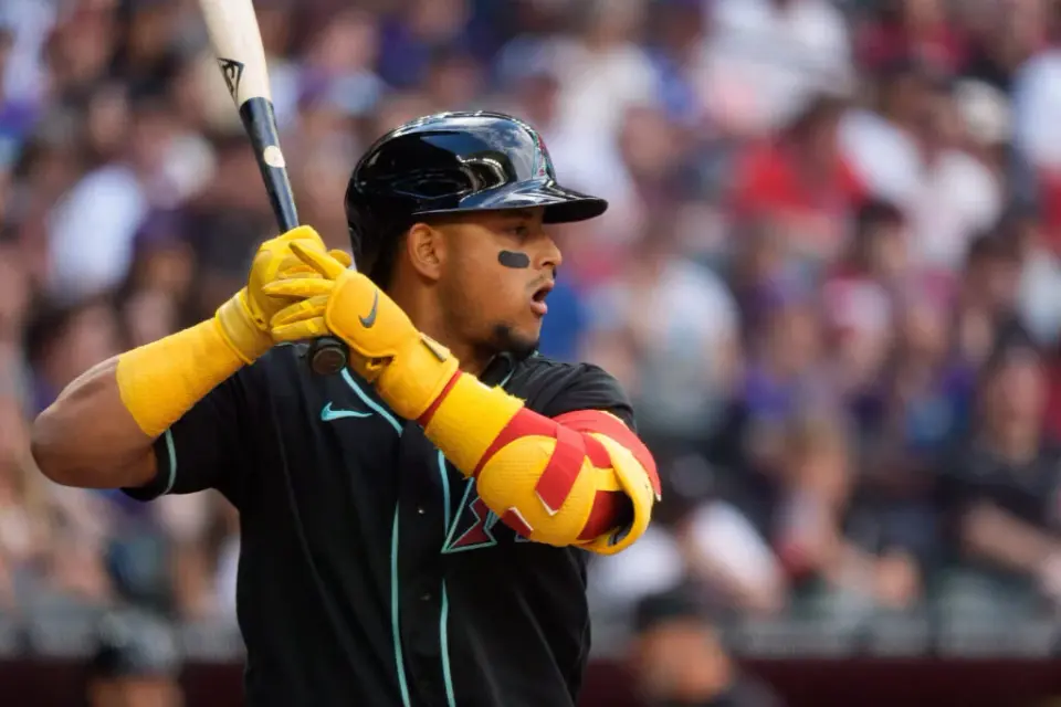 D-backs reshuffle roster as Moreno goes on IL and Kelly returns