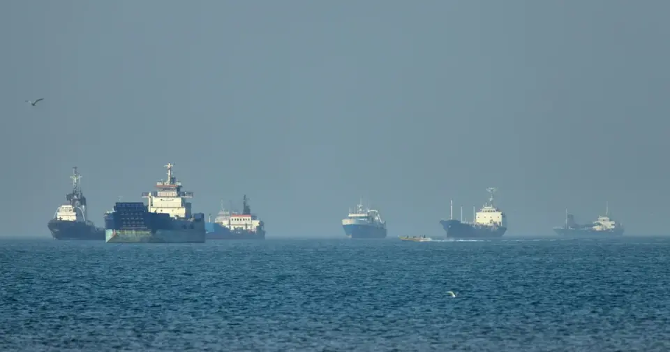 US directs ships through a cleared lane in Strait of Hormuz to avoid Iranian mines