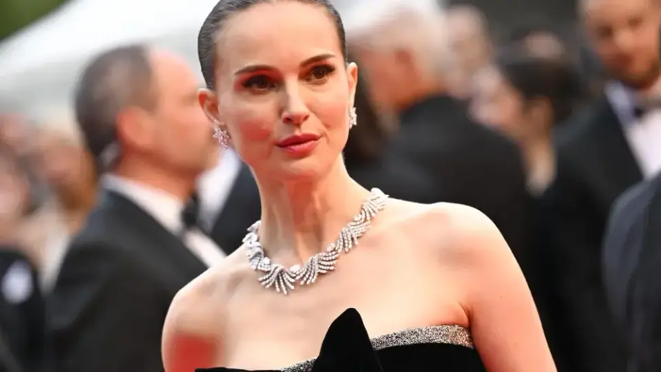 Rachel Cusk's 'Life of M' Sparks Debate Over Portman Likeness