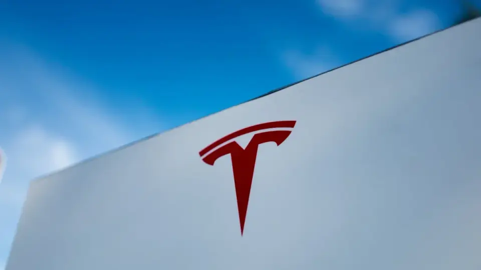 Tesla weighs China split ahead of SpaceX tie-up