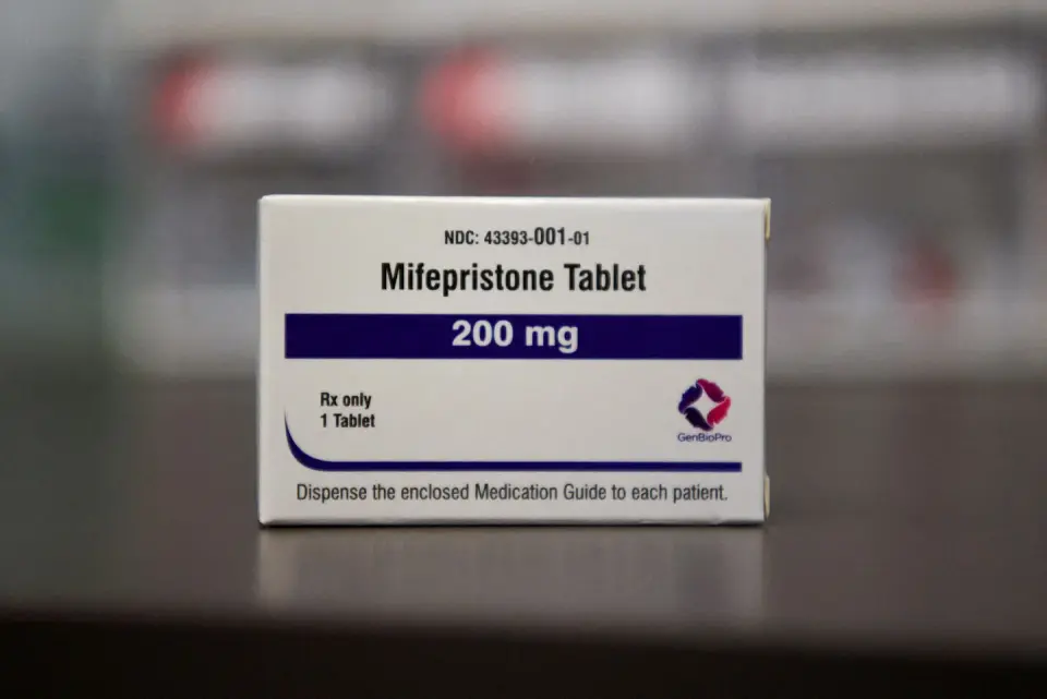 Supreme Court extends one-week window for mail-order abortion pill