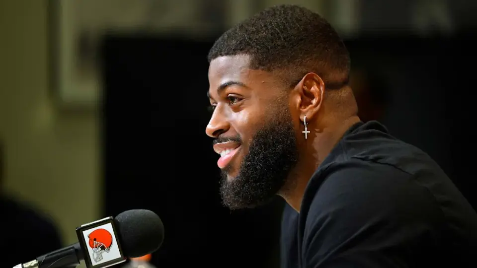 Verse arrives in Cleveland, vows to forge his own path rather than replace Garrett