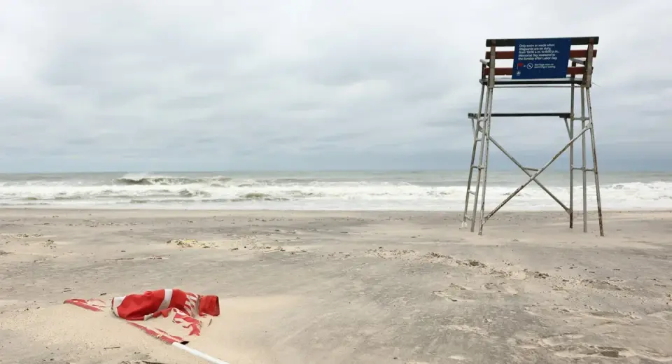 Shark sightings spark rolling closures at Rockaway Beach