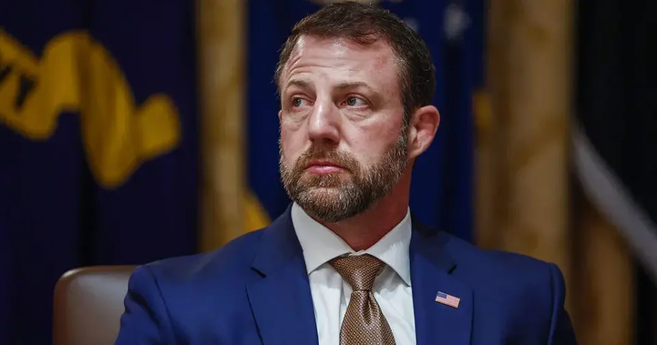 Mullin claims 'strong case' in Omar probe, hints at RICO charges as sister skips event