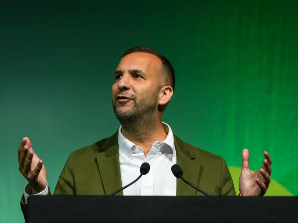 Green Leader Proposes Democratic Overhaul After Zionism Vote and By-Election Loss