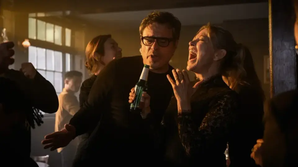 Clement and Walker Crackle as Feuding Friends in Hulu’s Alice and Steve