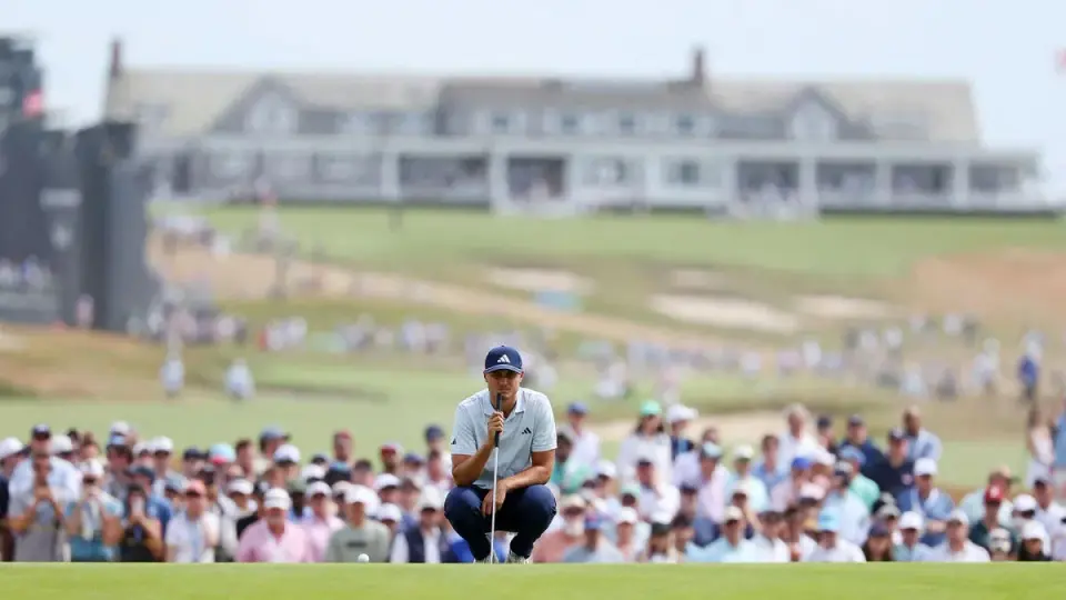 Clark Holds Four-Stroke Lead as Shinnecock Winds Test U.S. Open