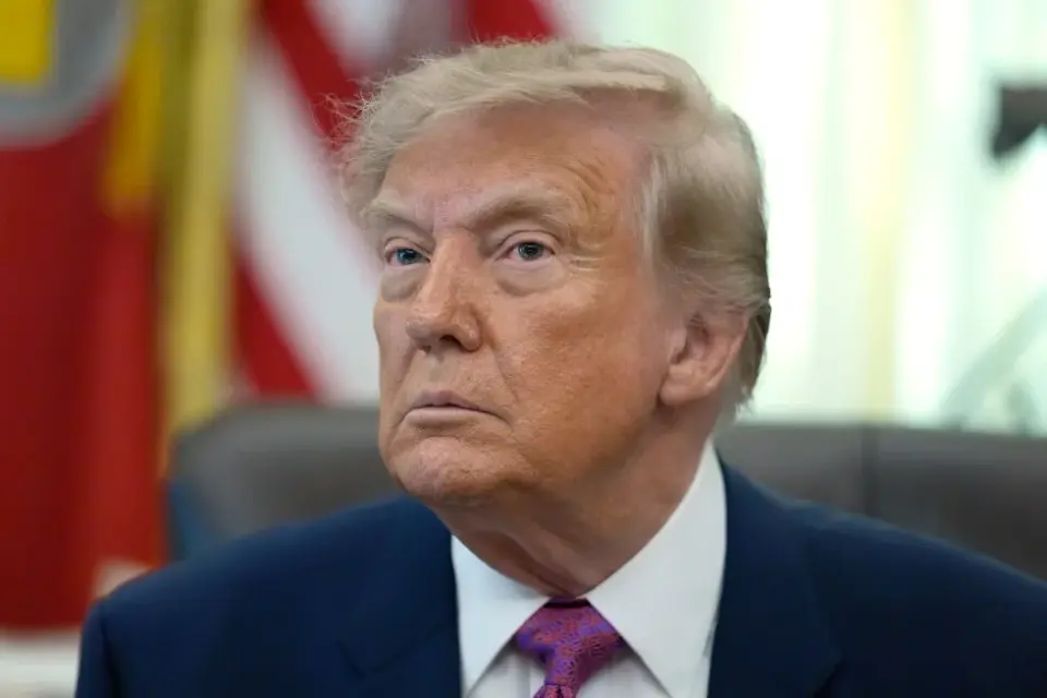 Trump Signs Order Renaming Lake Ontario as 'Lake America' Amid Trade War