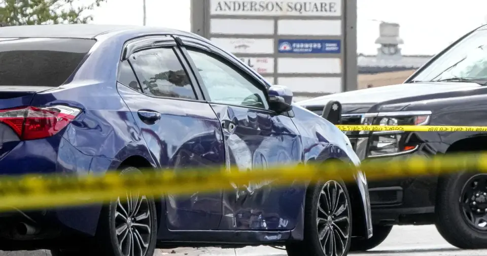Venezuelan Delivery Driver Detained in Texas with Bullet Lodged Near Spine After ICE Shooting