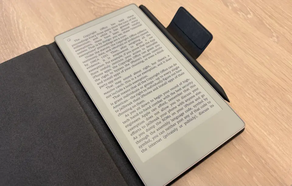 Notebook-sized wonder: the reMarkable Paper Pro Move shines as a premium paper tablet
