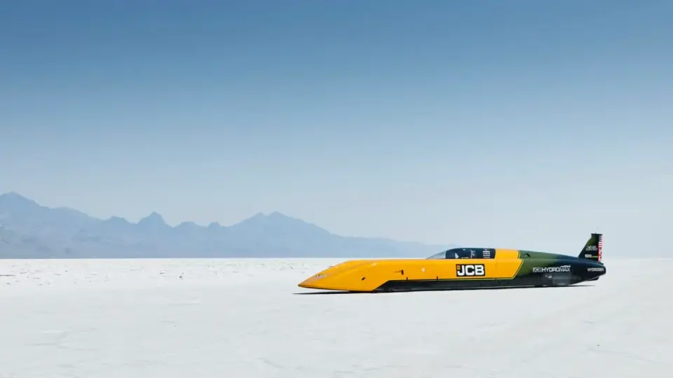 JCB Hydromax Breaks Hydrogen-Powered Land Speed Record at Bonneville
