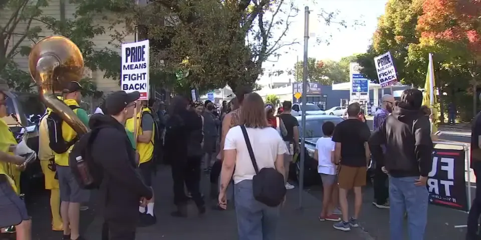 Portland clashes erupt outside The Sports Bra, spilling into neighborhoods