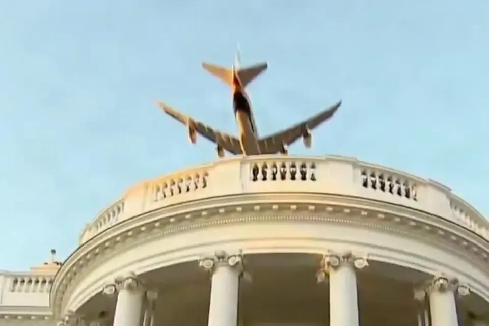 Air Force One’s Low Flyover Over White House Startles DC Residents Amid Halloween Event