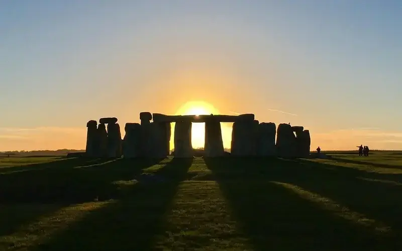 Stonehenge's Altar Stone: a Neolithic trek across Britain