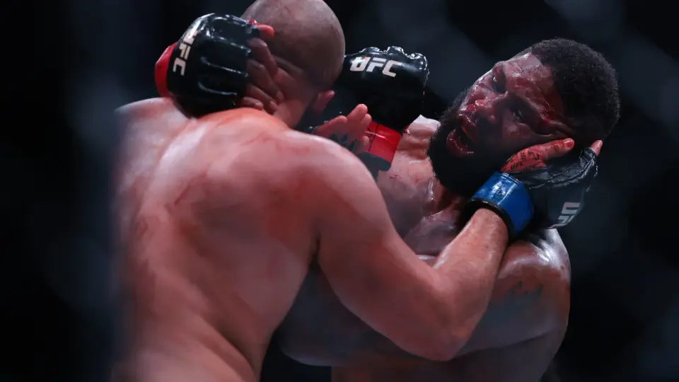 Blaydes suffers orbital fracture and nasal fracture in UFC 327 clash with Hokit