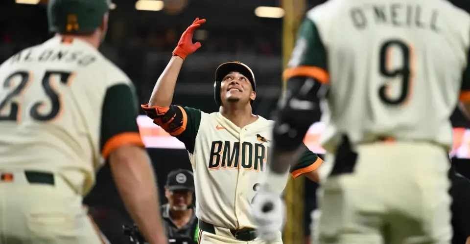 Basallo’s late heroics spark Orioles to 5-3 win as draft chatter begins