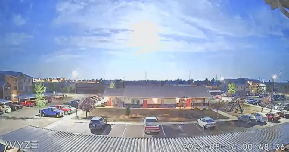 Perseid Fireball Dazzles Northwest Sky Overnight