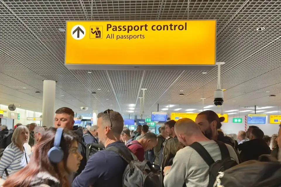 Europe’s New EES Border System Triggers Hours-Long Airport Delays